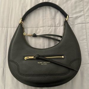 Marc Jacobs Crescent Bag in brand new condition with no signs of wear!